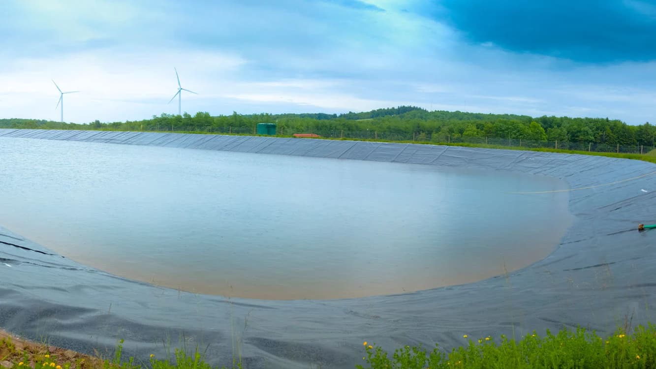 Lámina de agua con geomembrana
